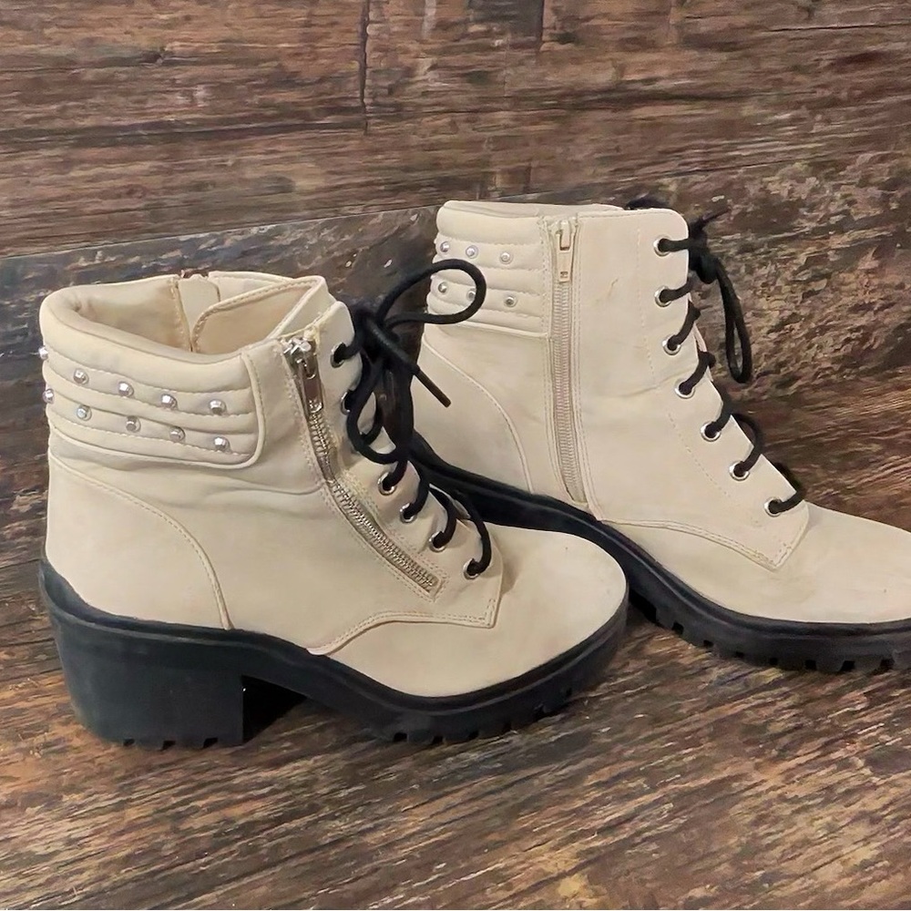 No Boundaries Beige Lace-Up Winter Boots - Picture 4 of 8